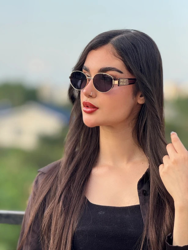 خرید عینک آفتابی میومیو زنانه اصل Miu Miu فریم گرد طلایی و مشکی UV400