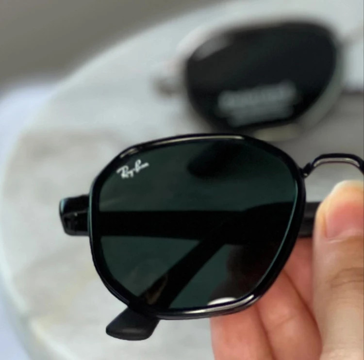 عینک آفتابی ریبن (Ray Ban) مشکی پلاریزه یونیسکس با فریم چندضلعی